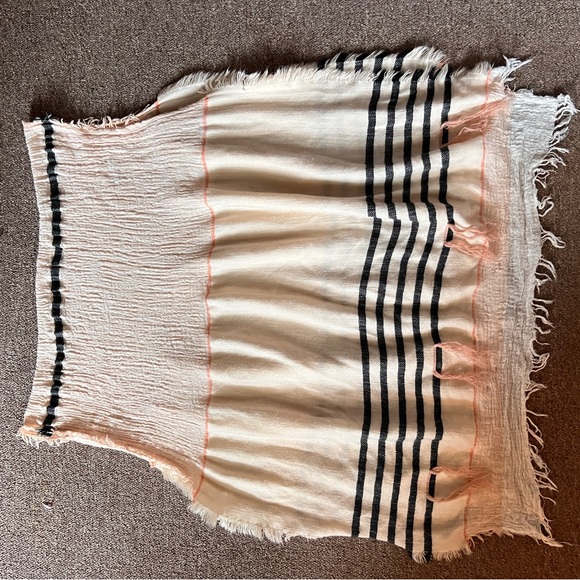 Oversized multi texture soft feel scarve/ wrap with fringe detail - Picture 8 of 8